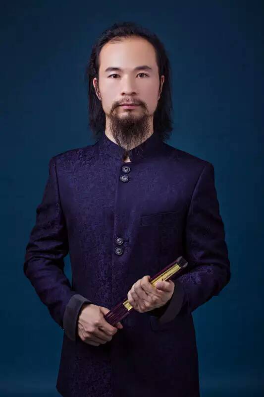 讲师简介: 中国道学运用专家 中国企业医院发起人 中国国学应用落地