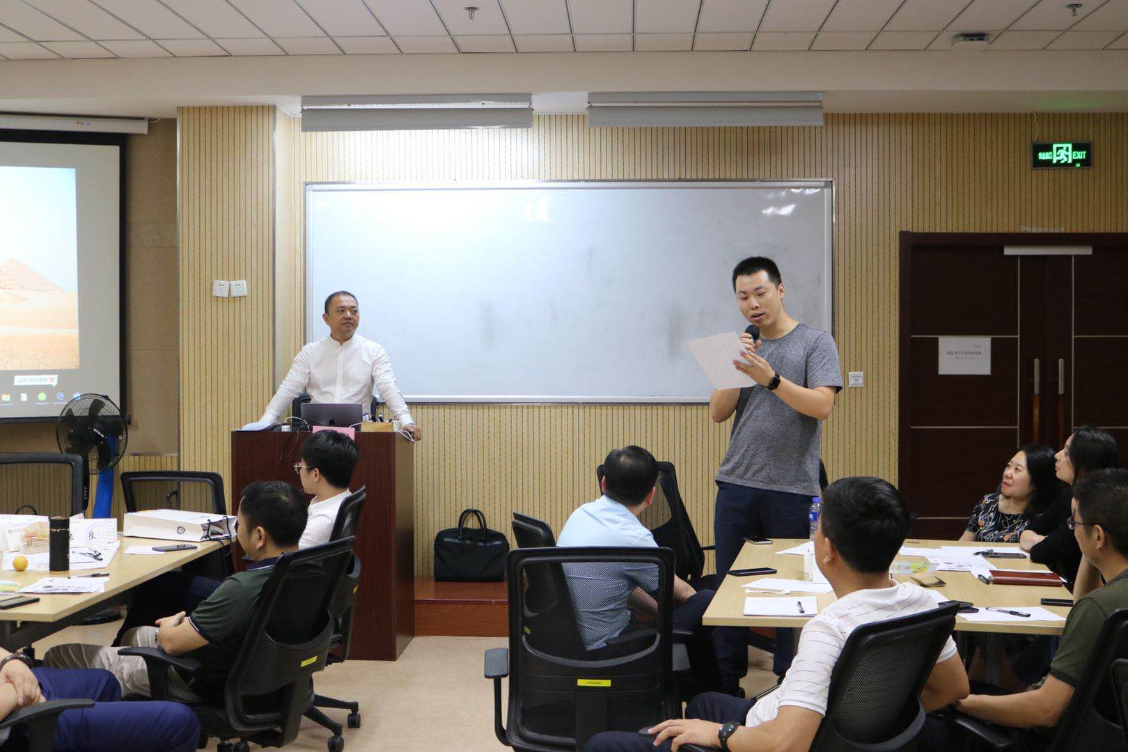 杨天雄:《杨天雄老师上海财经大学 《沙漠掘金》获客