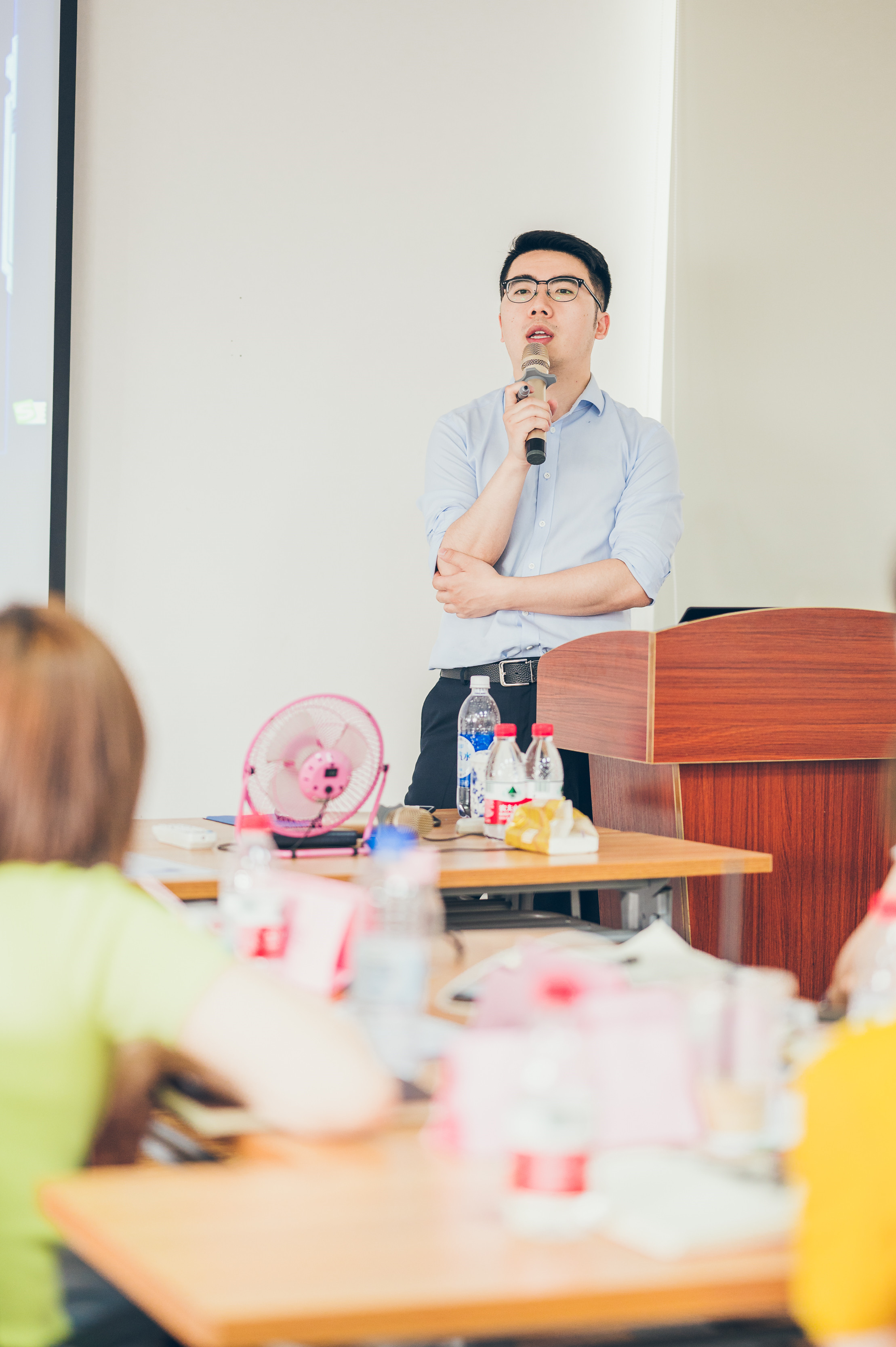 李剑豪老师,2020年6月在上海,给爱发投资管理公司主讲《企业社群运营