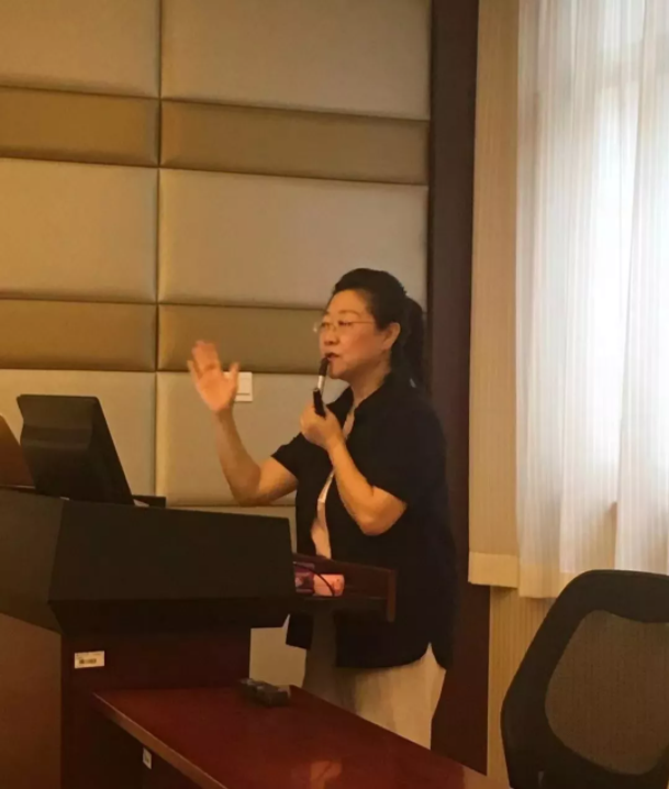 崔莉律师受邀至西安交通大学授课股权控制激励与融资