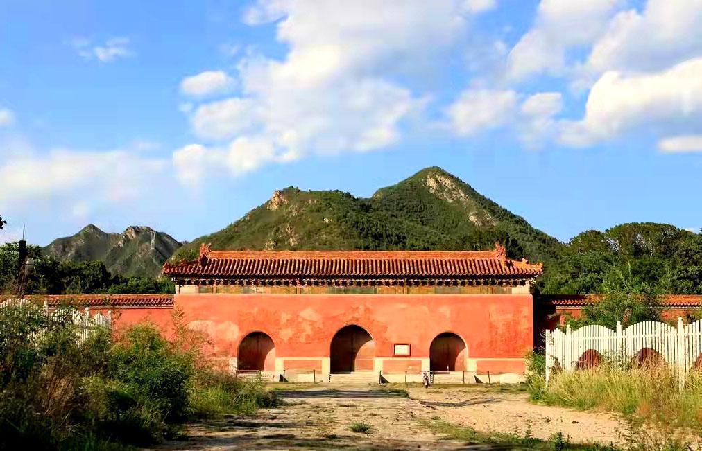 已经致仕的骆用卿,因卜选嘉靖皇陵,升太常寺少卿,正四品.