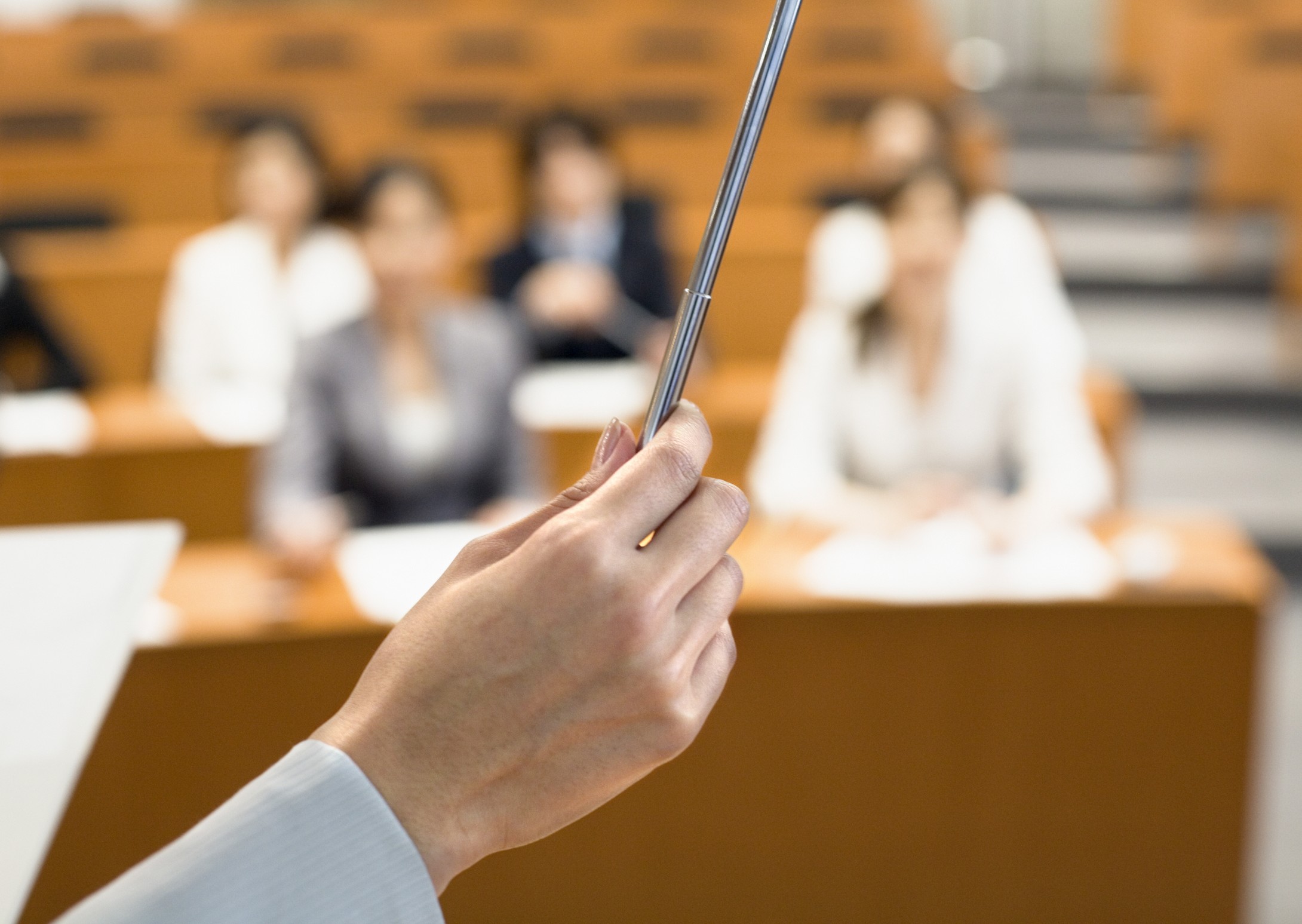 章国会:《章国会老师分享(拓展培训师)必备的六种气质!》讲师文章【讲